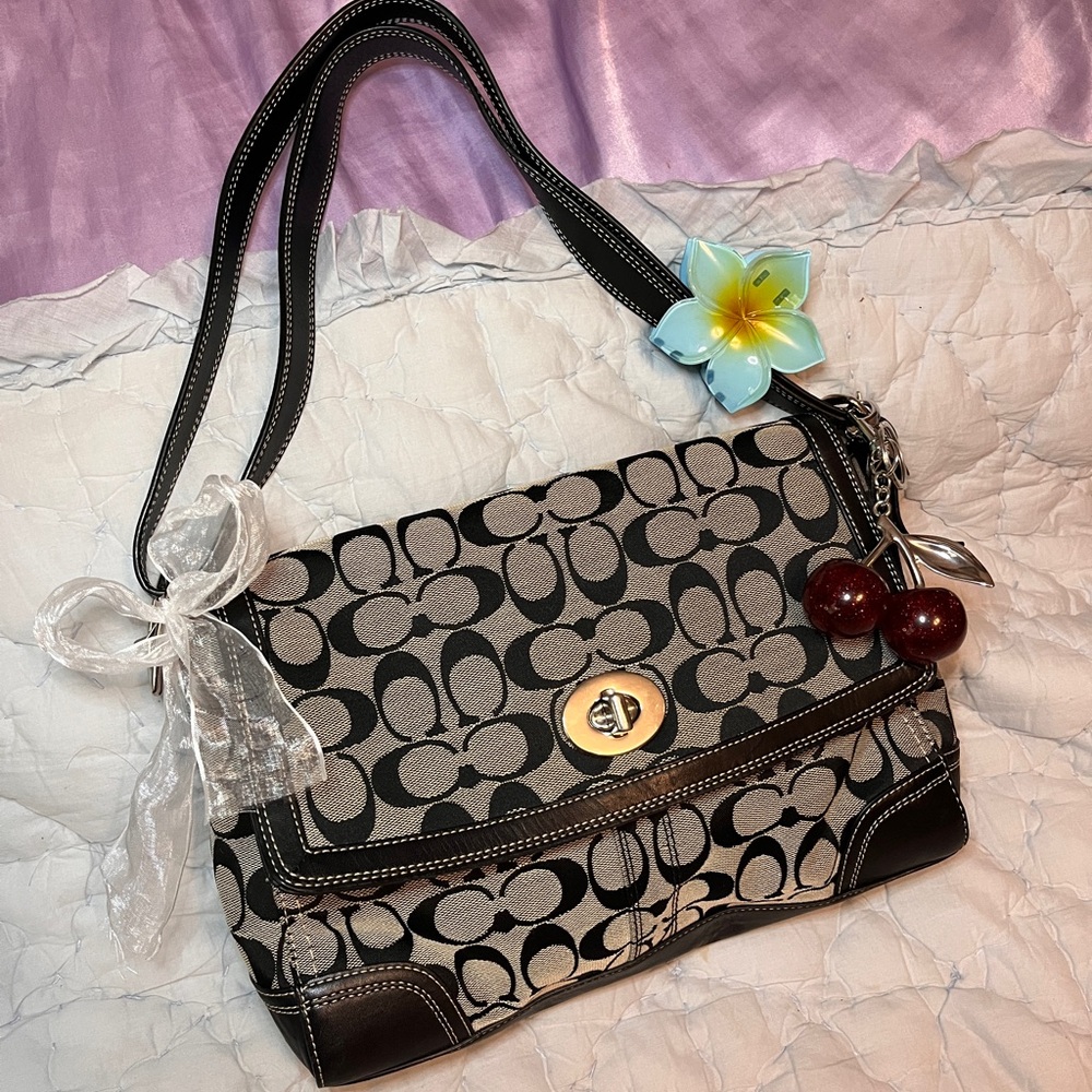 Coach Hamptons Shoulder Bag